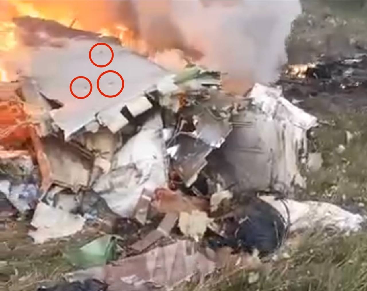 Traces of what is believed to be air defense missile fragments on the wreckage of Prigozhin's jet
