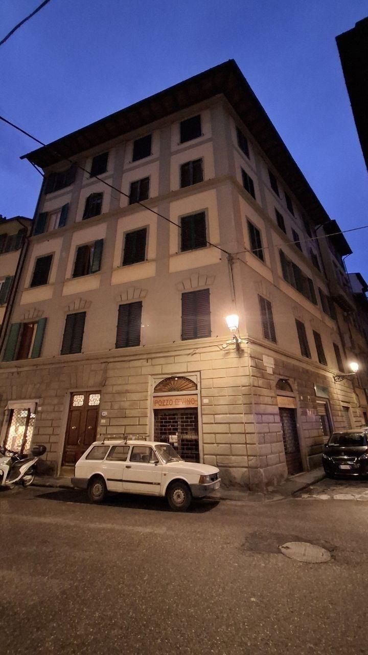 The building in Florence where Krainskiy's apartment is located.