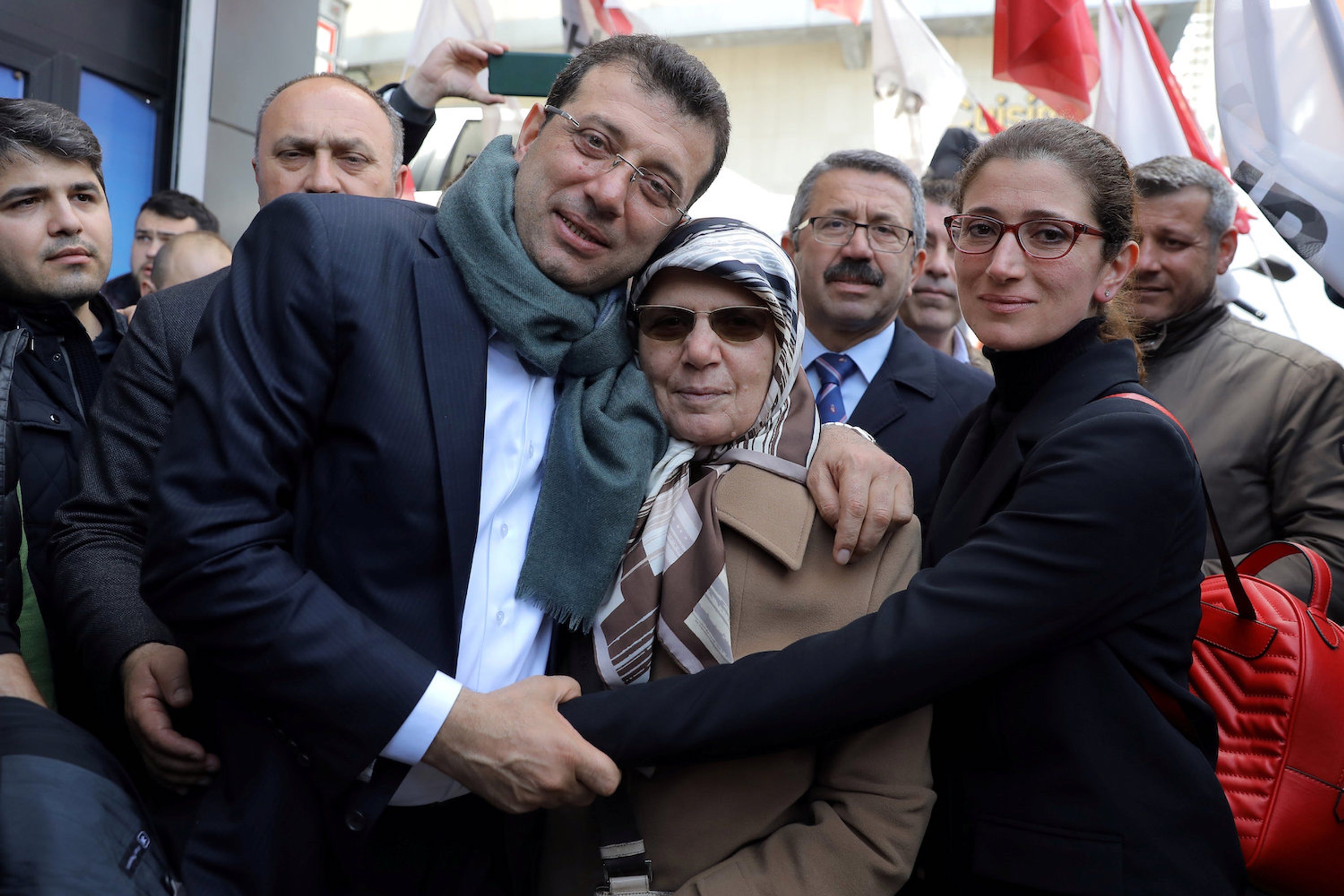 İmamoğlu and his mother 