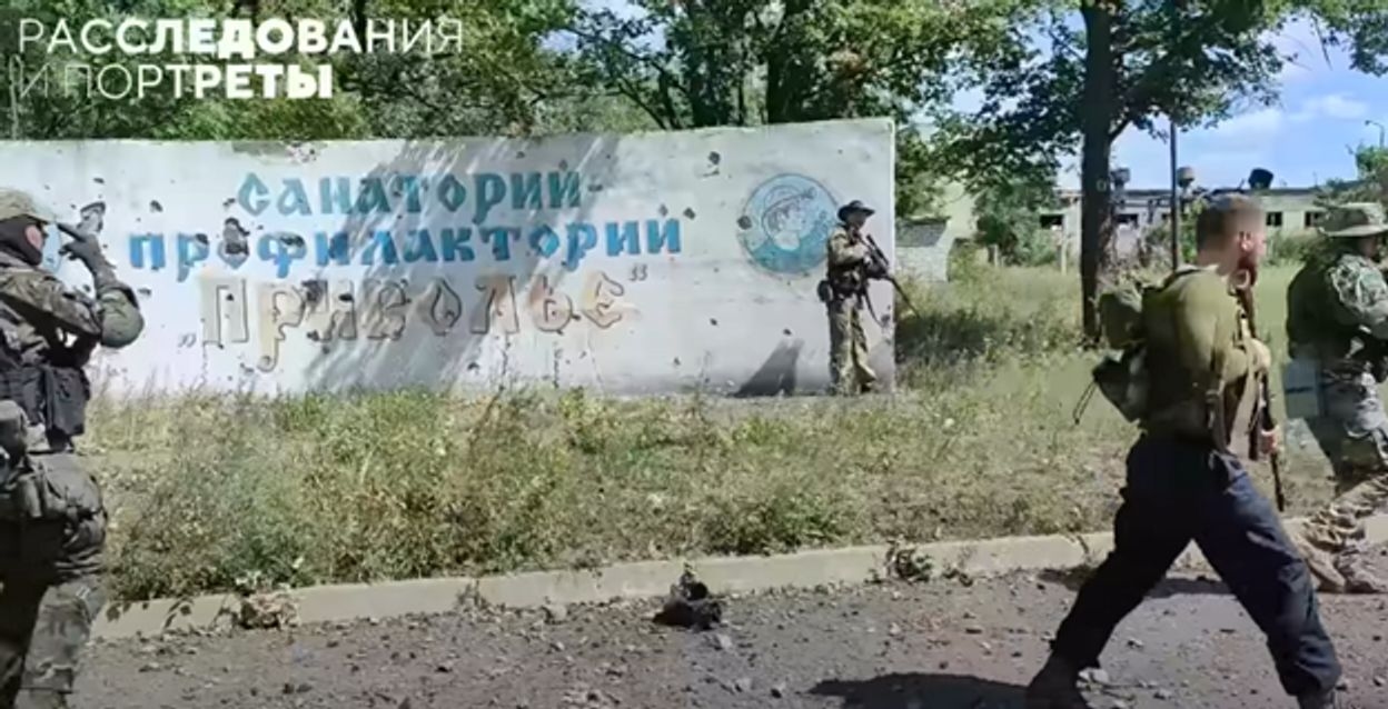 Mongush against the background of the Privolye sanatorium