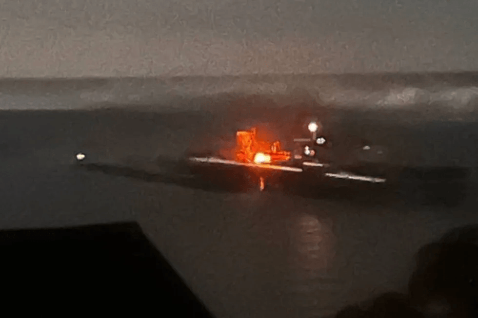 Fire at an oil terminal in the southern Russian port of Tuapse, Nov. 2, 2025. Photo: Exilenova+