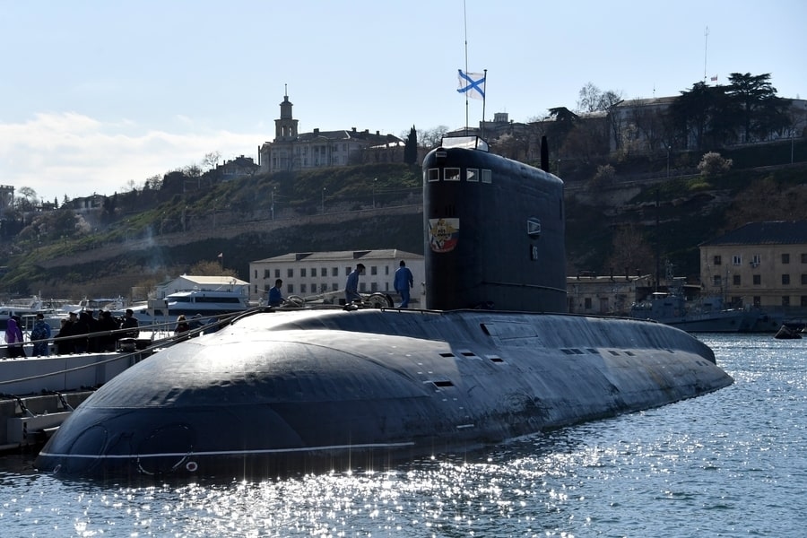 The Black Sea Fleet's Improved Kilo II class diesel-electric submarine Veliky Novgorod pictured in Sevastopol Bay in Russian-occupied Crimea in 2019. Photo: Alexei Malgavko / RIA Novosti
