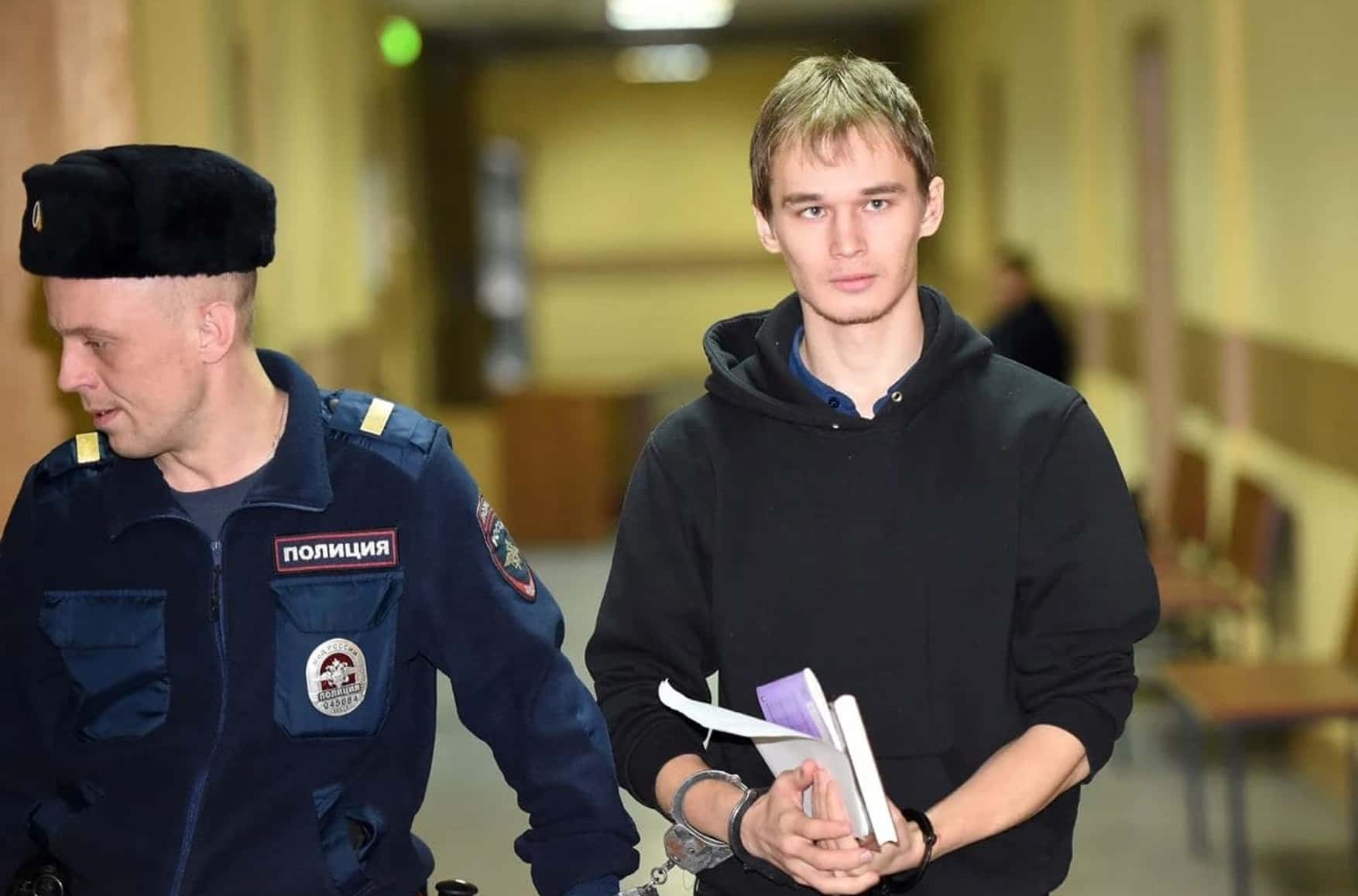 Математики потребовали перенести конгресс до освобождения Мифтахова: его осудили по статье о хулиганстве за разбитое стекло