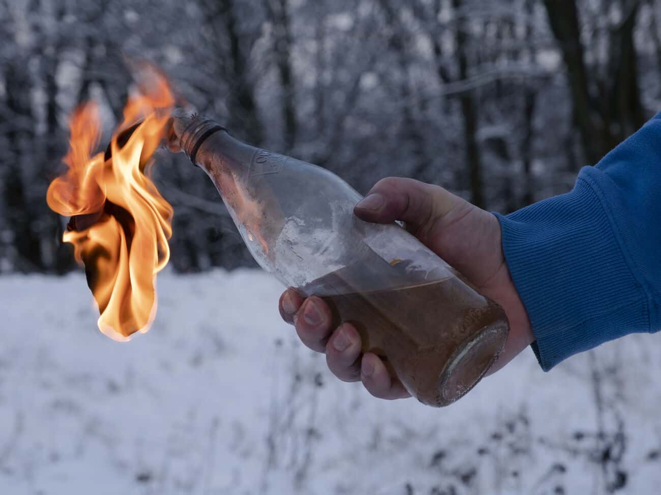 За год по обвинениям в радикальных антивоенных действиях в России привлекли к ответственности не менее 112 человек — «Зона солидарности»