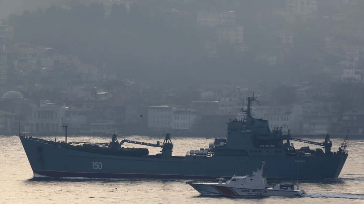 Россия выводит свои военные корабли с базы в Сирии на фоне наступления повстанцев — Naval News