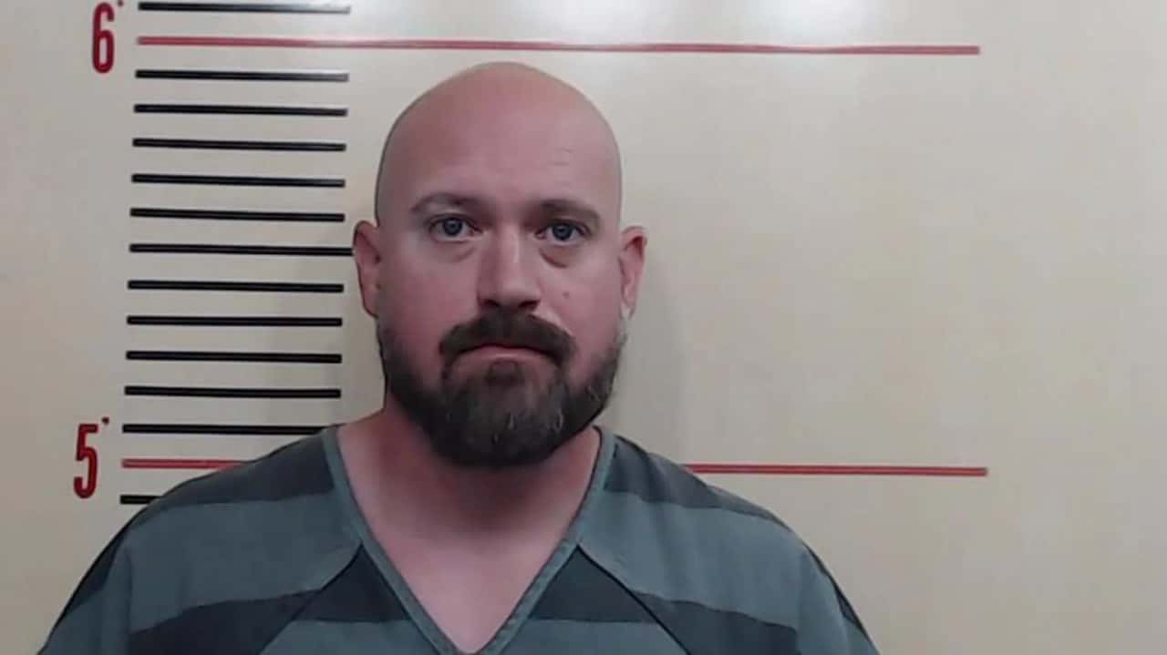 Сотрудника IT-отдела Минюста США обвинили в убийстве: он подмешал беременной средство для аборта, взломал телефон и стер улики