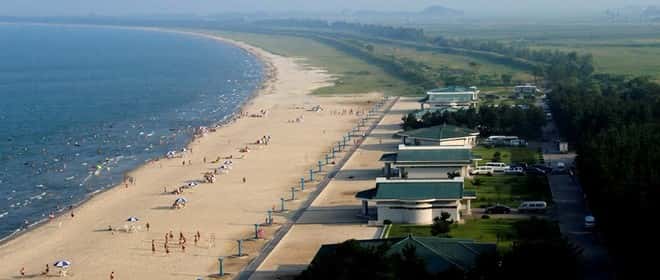 Из 17 отелей на недавно открывшемся курорте Вонсан в КНДР достроены только шесть