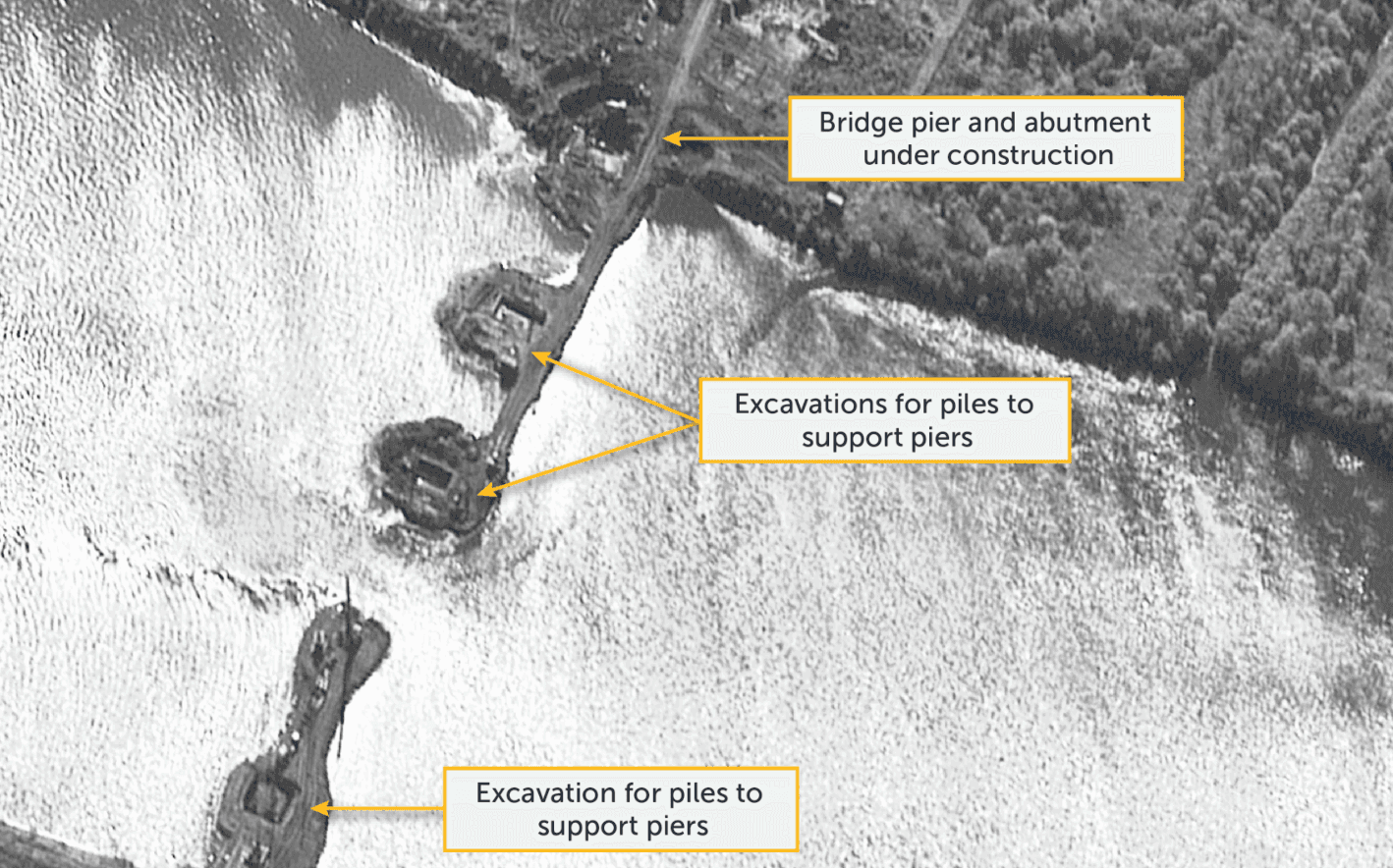 Между Россией и Северной Кореей идет строительство автодорожного моста, оно попало на спутниковые снимки