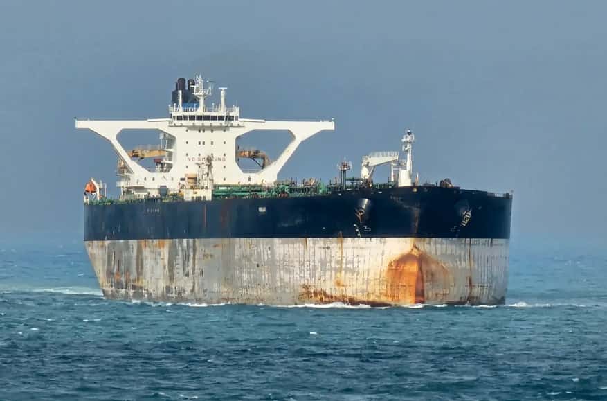 Россия официально попросила США прекратить погоню за ее нефтяным танкером в Атлантике — NYT