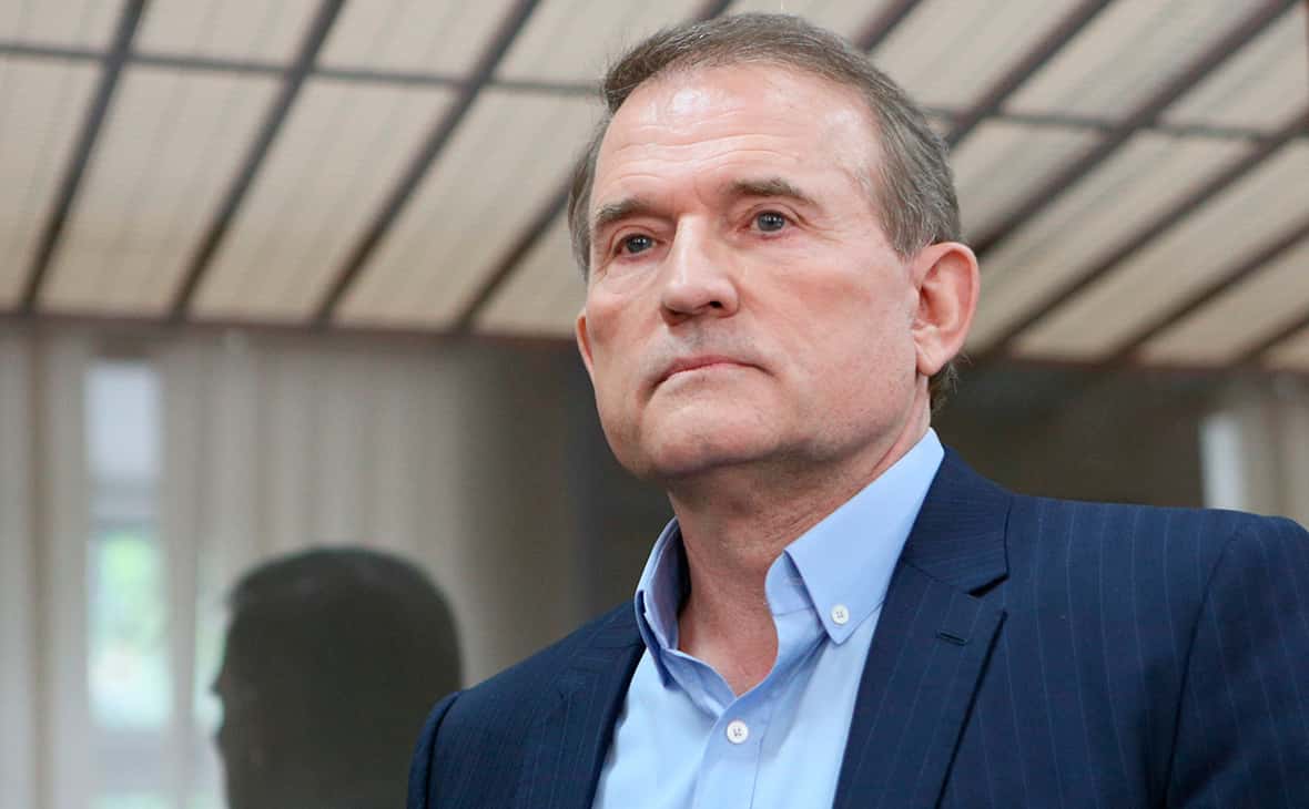 Суд отправил под домашний арест кума Путина Виктора Медведчука, которого обвиняют в госизмене и покушении на хищение национальных ресурсов
