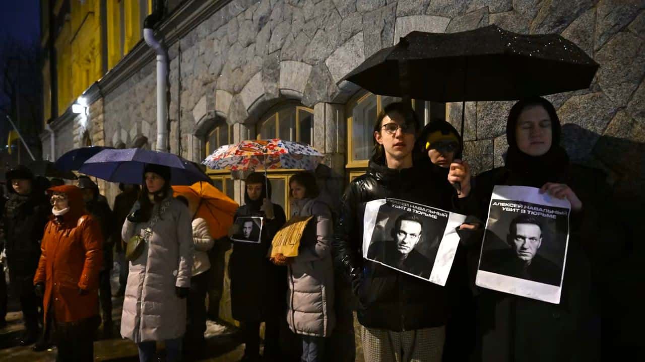 Команда Навального опубликовала адреса мемориалов в разных странах, где можно с ним проститься