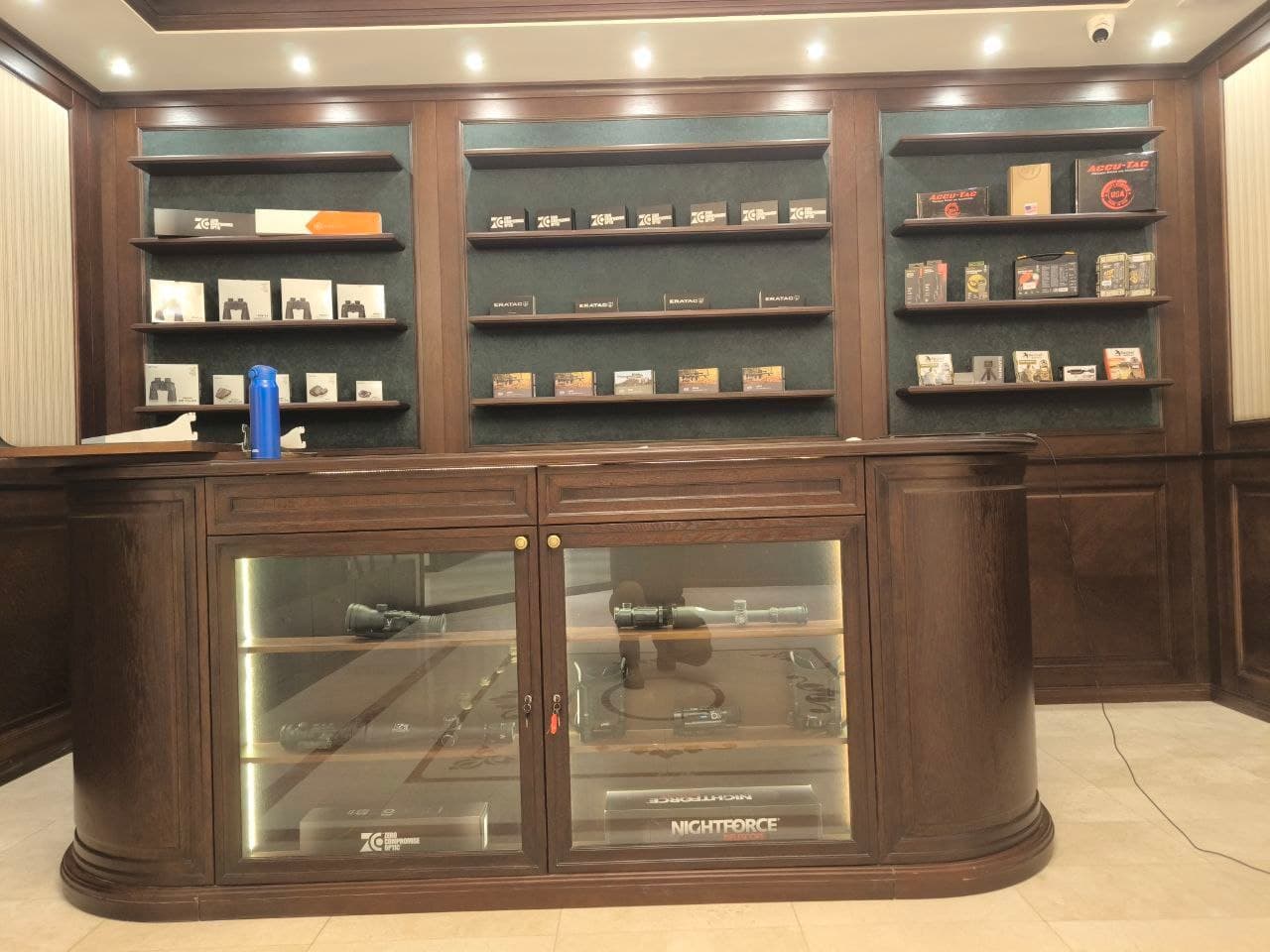 Американские прицелы NightForce и ZCO, сошки Accu-Tac в магазине Lobaev Arms. Декабрь 2025