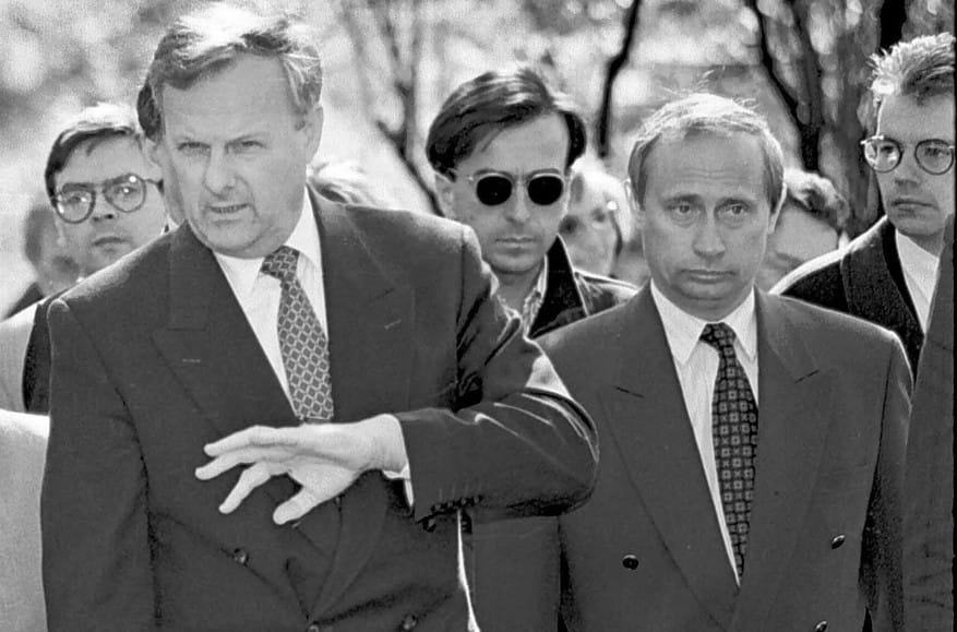 Cool heads, short memory: Why Putin and his fellow KGB officers avoided lustration and made successful careers
