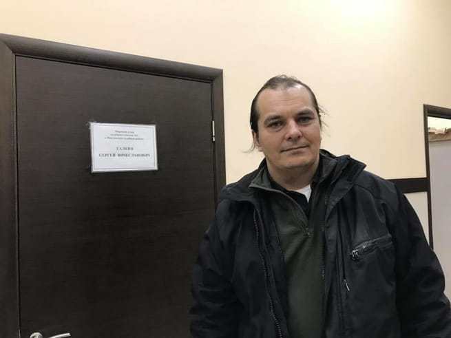 Суд арестовал координатора «Голоса» Владимира Егорова на 15 суток по обвинению в неповиновении полиции