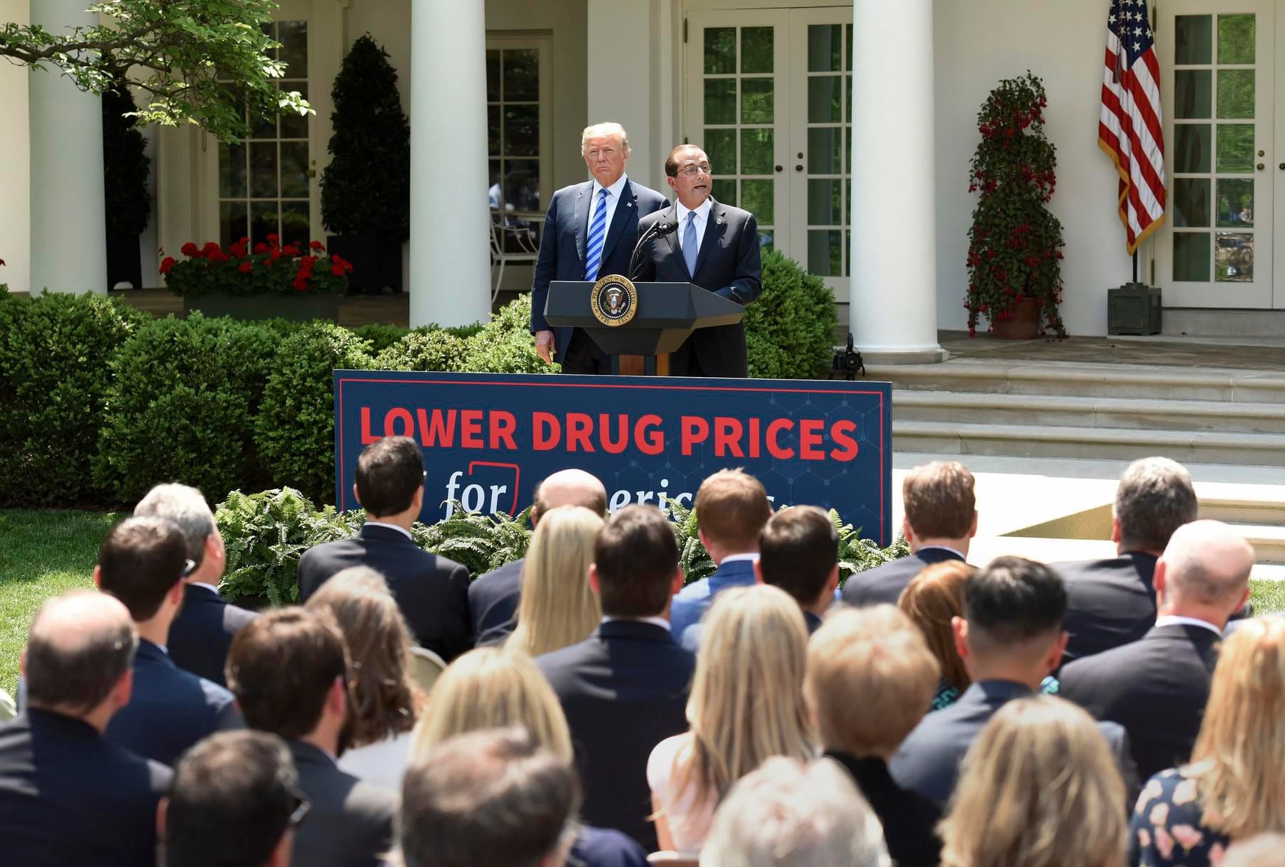 Богатые, но больные. Почему в США такое дорогое и такое неэффективное здравоохранение и как Трамп это (не) изменит