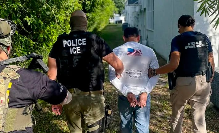 Иммиграционная полиция США (ICE) вербует бывших военных для слежки за предполагаемыми нелегалами, платя по $300 за адрес