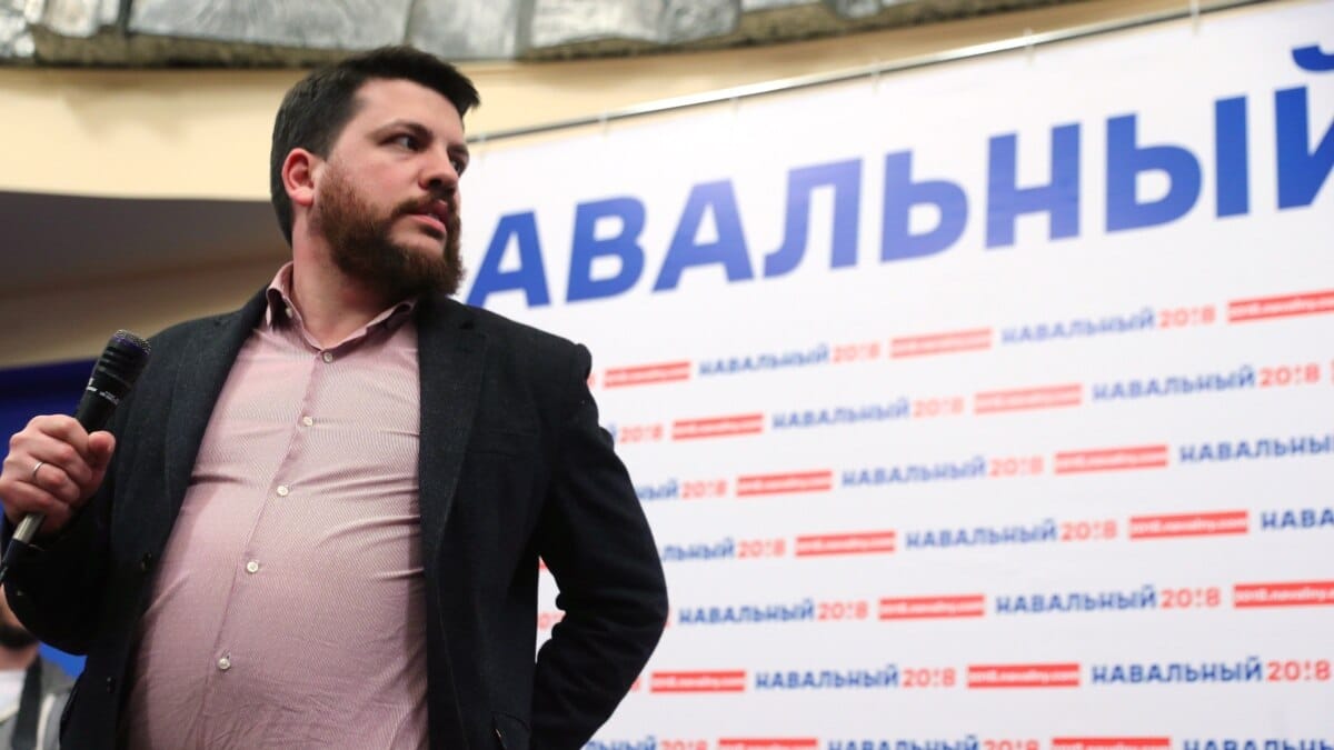 Navalny’s team lists 6,000 “bribetakers and warmongers”