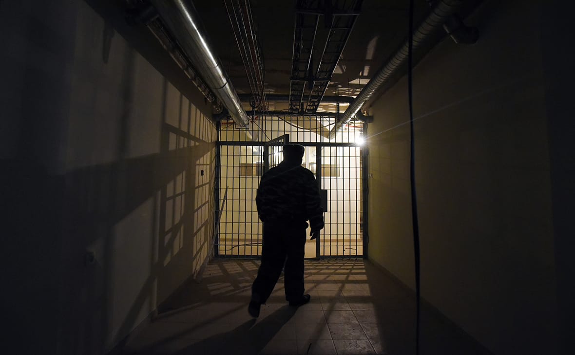 Russian Defense Ministry starts recruiting convicts in same prisons as Wagner PMC, iStories reports