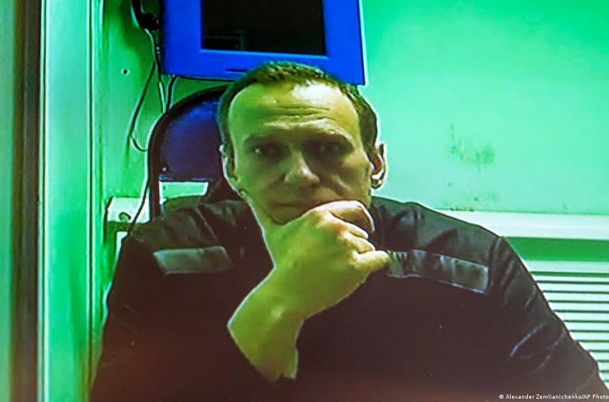 Navalny gets injections in prison without diagnosis