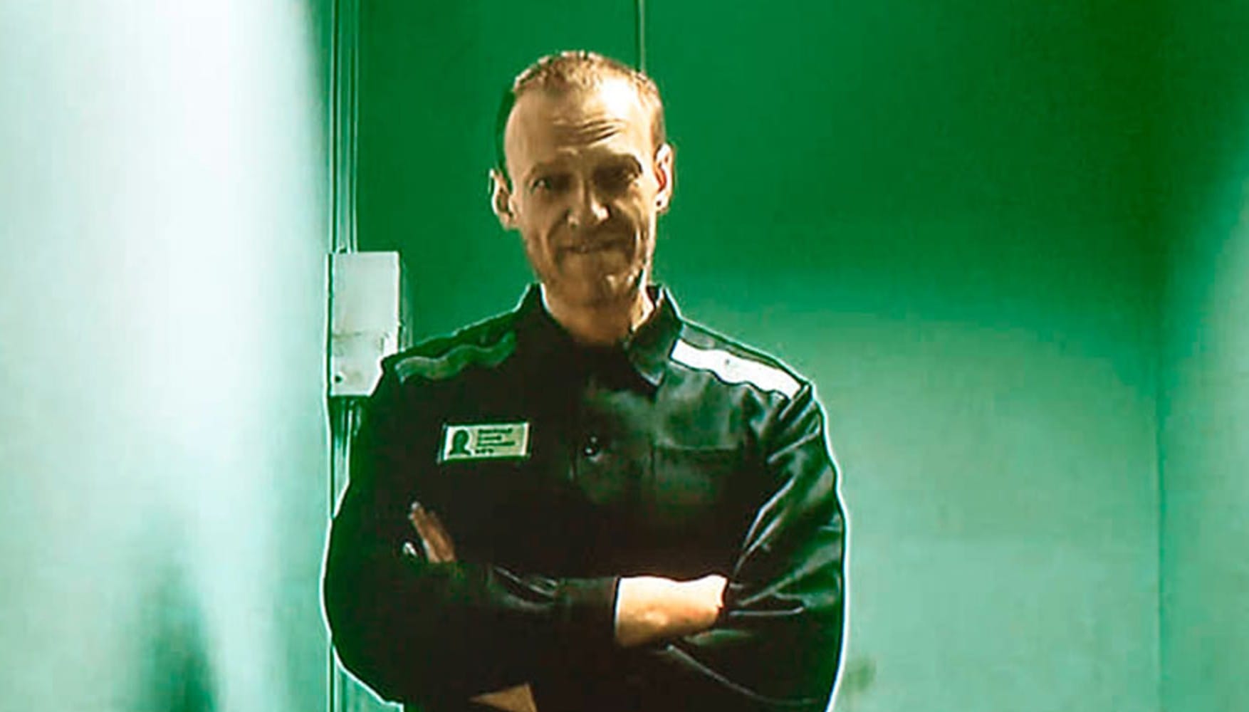 Navalny 8 kg weight loss may be due to poisoning, attorney says