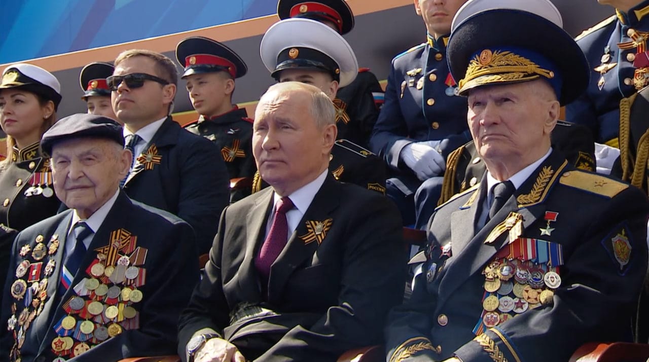 “Veterans” flanking Putin at Moscow May 9 Parade identified as former NKVD-KGB officers with no WWII frontline experience, Agentstvo reports