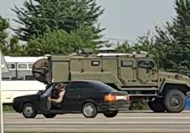 Wagner PMC mercenaries engage Russia’s army in combat near Pavlovsk in the Voronezh region, locals hear gunfire