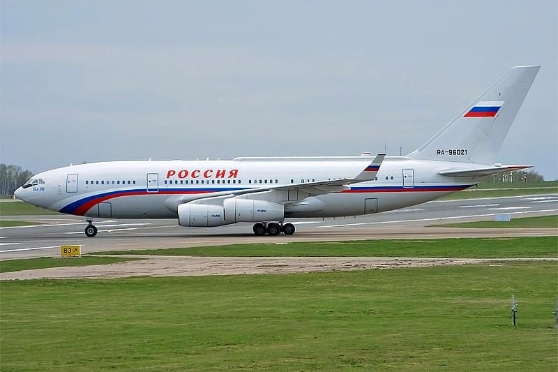 Putin’s presidential aircraft and “Doomsday plane” fly out from Moscow