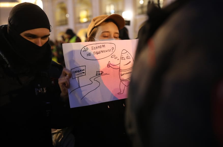 “Photos of Putin and Kadyrov were in the dean’s office, like icons”: Russian students expelled for their anti-war views share their stories