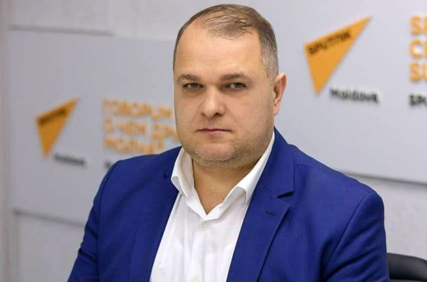 Moldova expels three Russian diplomats on suspicion that their embassy helped  pro-Moscow MP flee long jail sentence