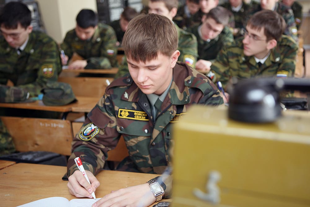 Moscow’s HSE University admits expelled students who sign contracts with the Russian army cannot return to their studies as promised