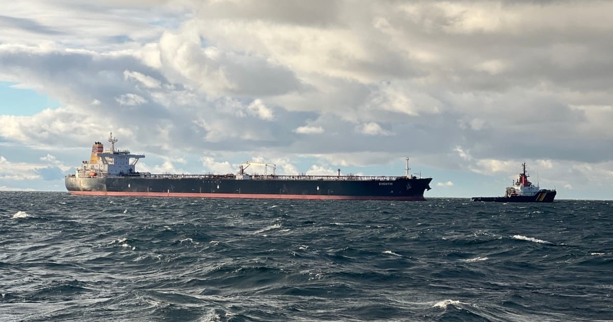 Spanish tugboat helping Russia’s “shadow fleet” tanker reach Morocco