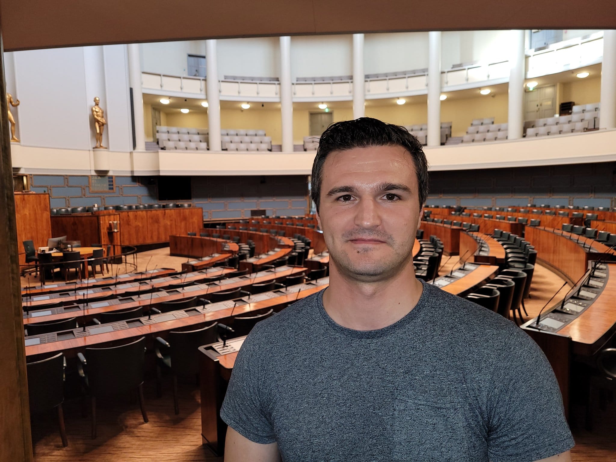 «Финский политик», противник помощи Украине, которого ежедневно цитируют кремлевские СМИ, оказался сантехником без гражданства Финляндии