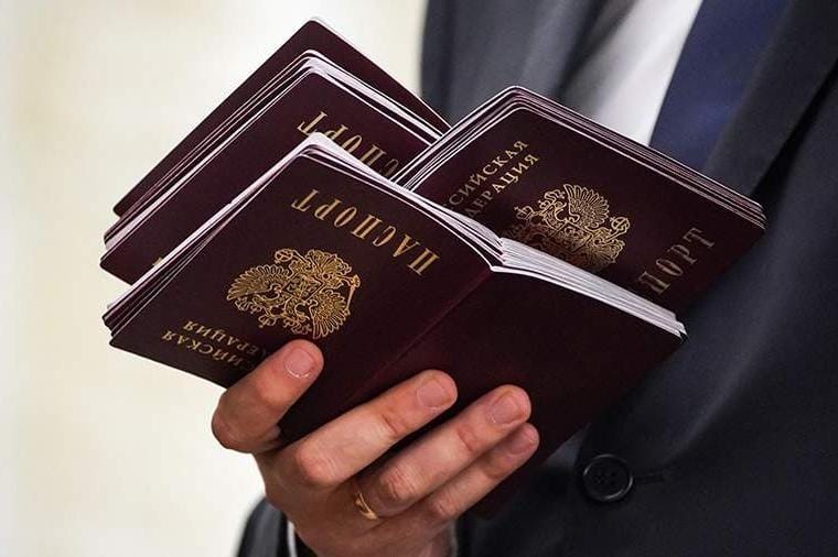 Russia’s ruling party proposes citizenship for foreigners convicted over support for Moscow