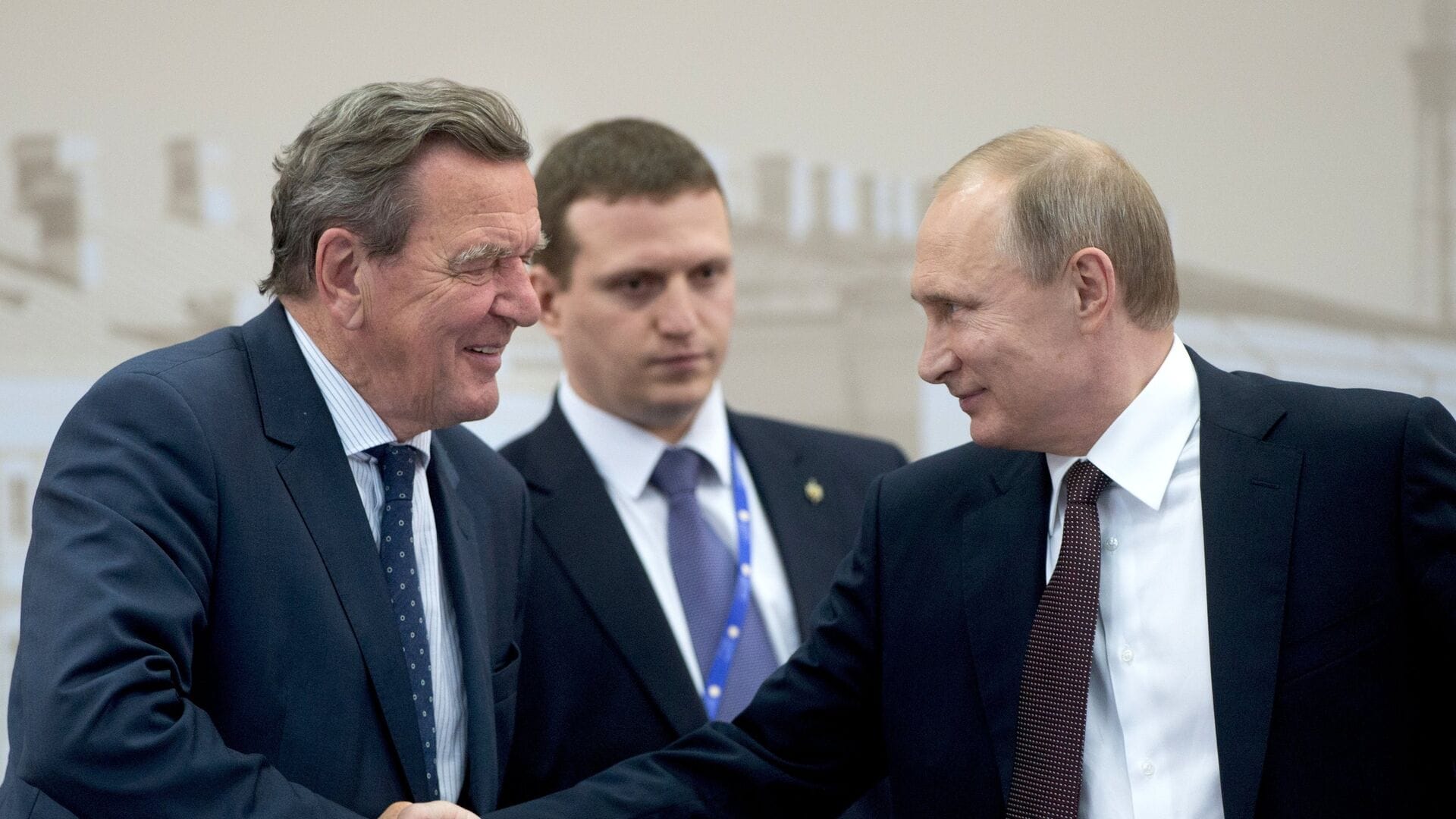 “The launch of Nord Stream 2 is Putin's condition for ending the war”: A gas and investment expert on Schröder’s statements