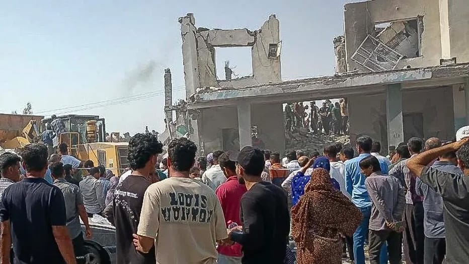 «Как могли эти ублюдки построить школу на территории базы КСИР?!» Что жители иранского Минаба говорят об ударе по школе