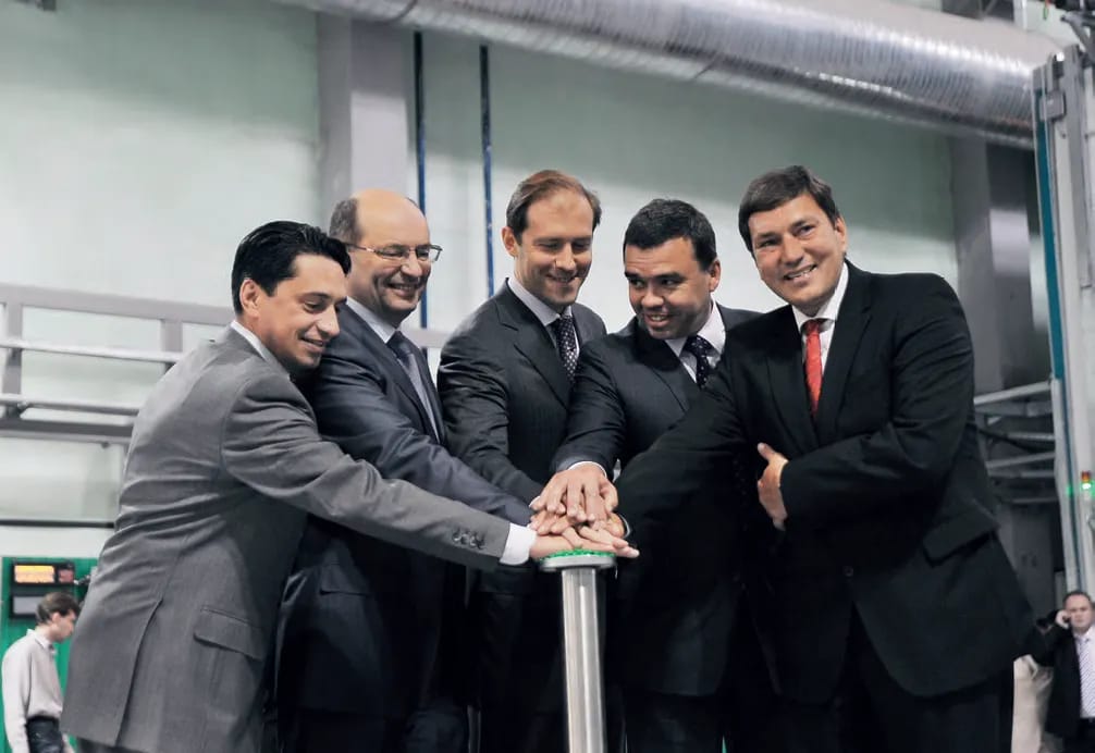 Launch of a new workshop line at Uralvagonzavod, 2009. From left to right: UVZ CEO Oleg Sienko, Sverdlovsk Region Governor Alexander Misharin, Russian Deputy Minister of Industry and Trade Denis Manturov, First Deputy Minister of Industry and Trade of the Czech Republic Tomáš Hynner, and Alta JSC President Vladimír Plášil