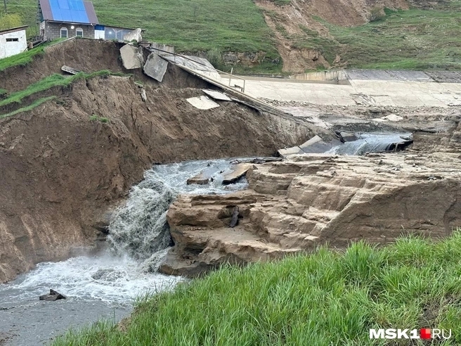 The destroyed Gedzhukh reservoir in Dagestan