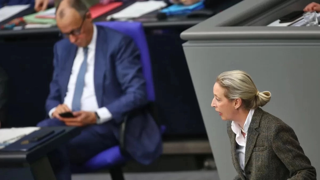 Alice Weidel would like to push Friedrich Merz into the background