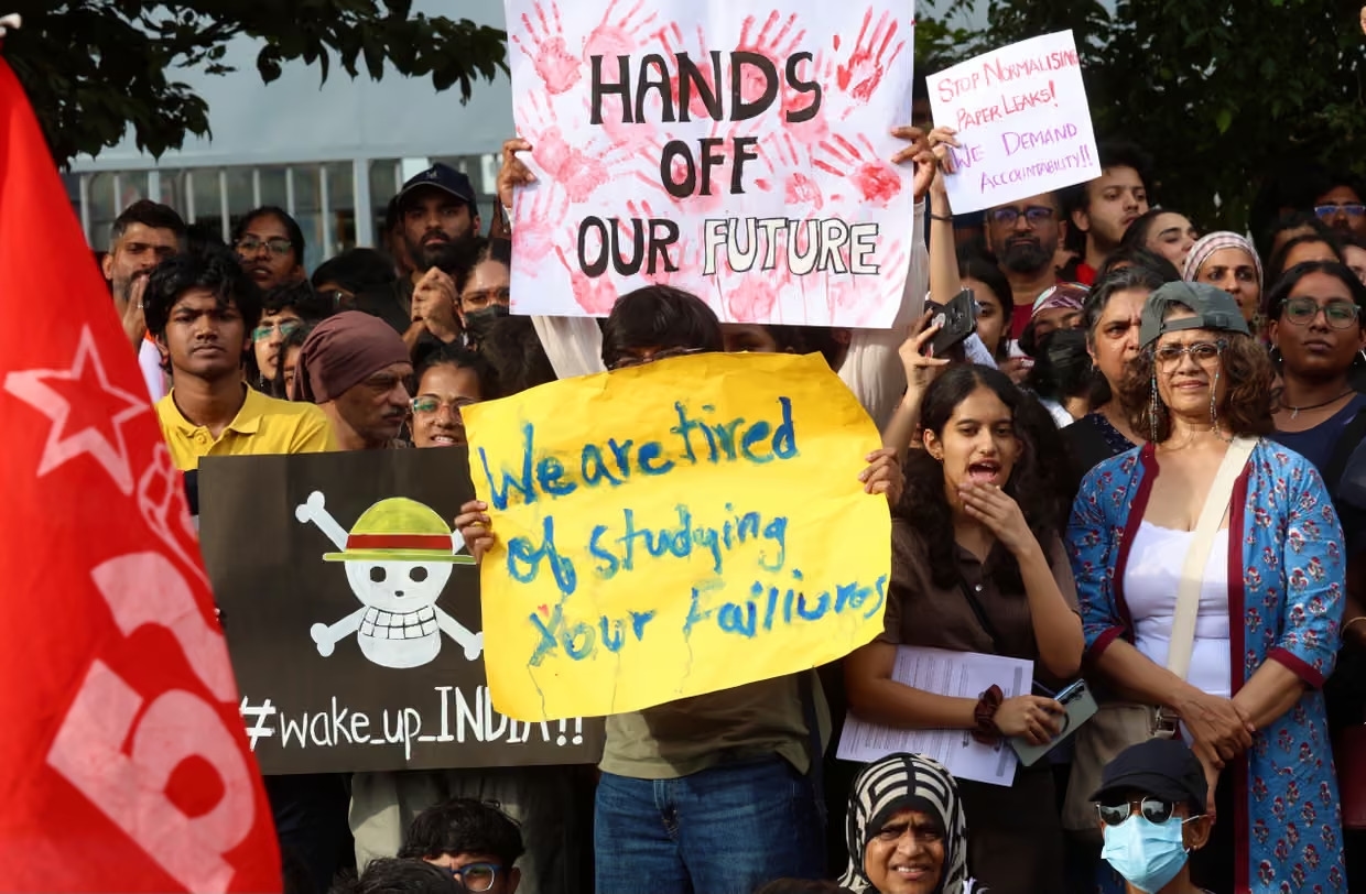 Protests of the “cockroaches”