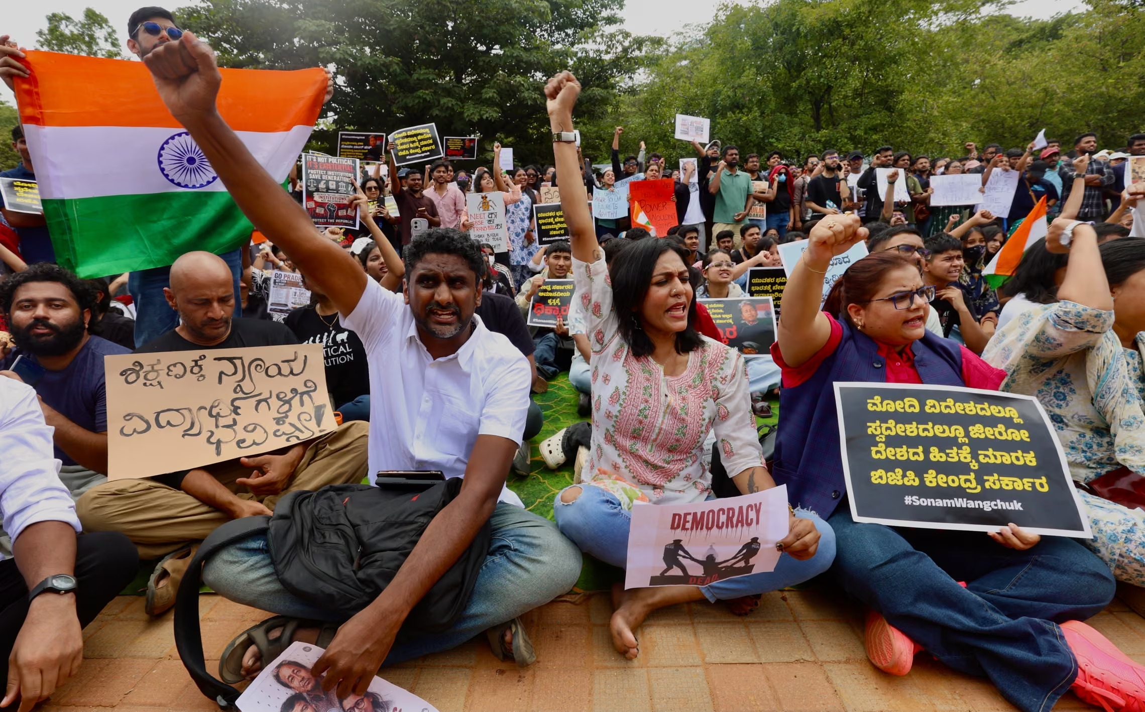 Protests of the “cockroaches”