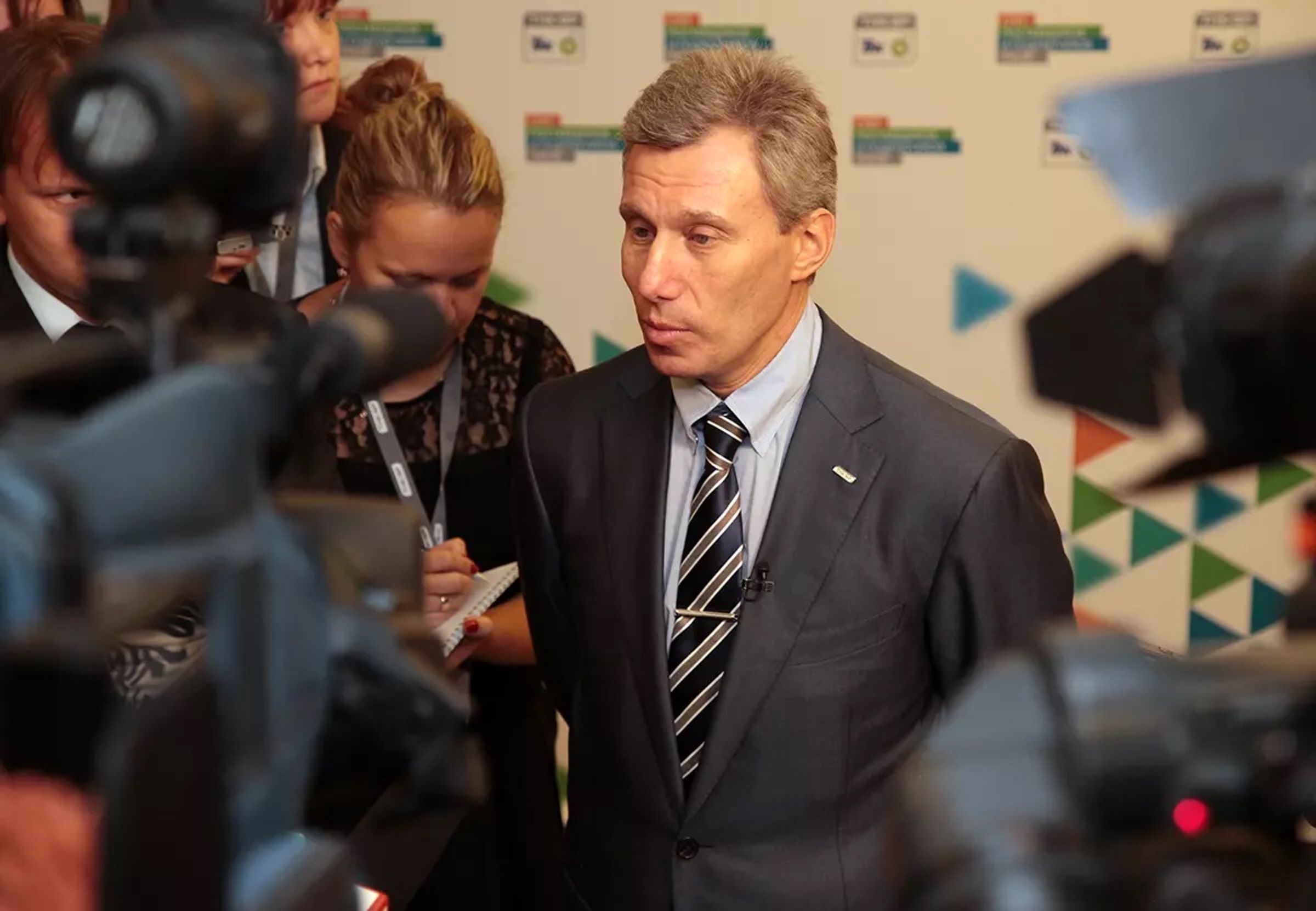 German Khan, the co-owner of Alfa Group, came to Russia the other day. Whether he intends to return is unclear
