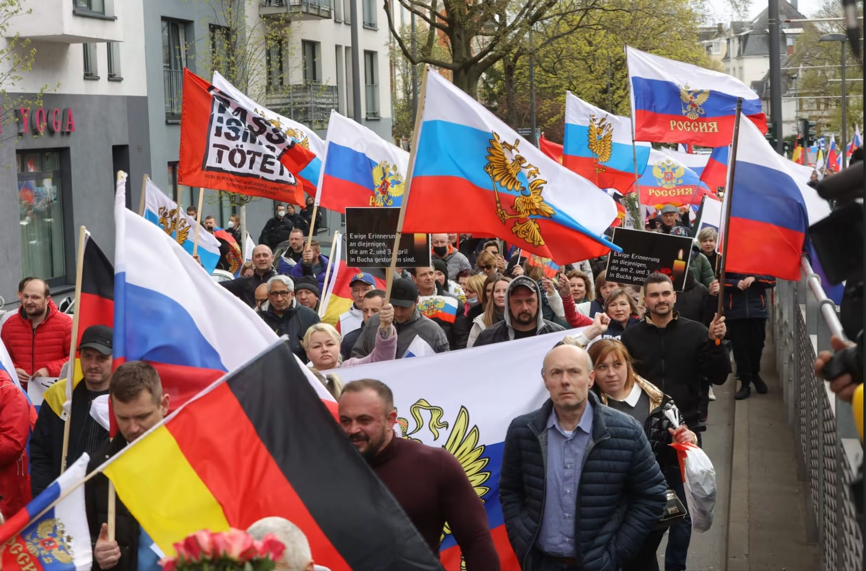 Bad Russians. Who organizes rallies in support of Putin in Europe, and what do Rossotrudnichestvo and neo-Nazis have to do with it?