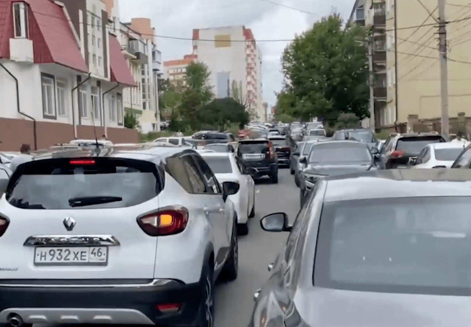 «Люди переплывают речку, через леса, болота». Жители Курской области массово жалуются на отсутствие эвакуации, помочь пытаются волонтеры