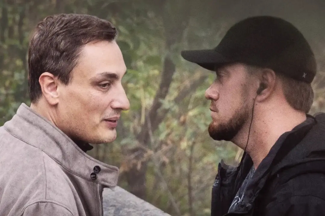 Russian “journalist” Vitaliy Chashchukhin and his cameraman Igor Dolmatov have three days to leave the Czech Republic after being exposed filming for the Russian propaganda project Rybar. Photo: Seznam Zprávy