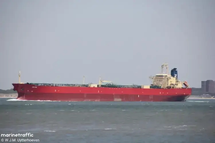 The oil products tanker Myra (previously named Aristos and Summit Europe, IMO: 9336490). Photo: W. J. M. Uytterhoeven / MarineTraffic