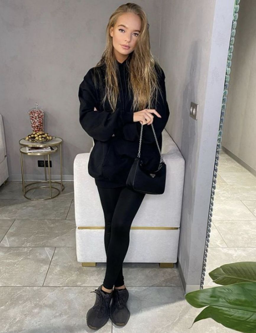 Lisa Peskova with a Prada Re-Edition bag (worth 155,000 rubles)