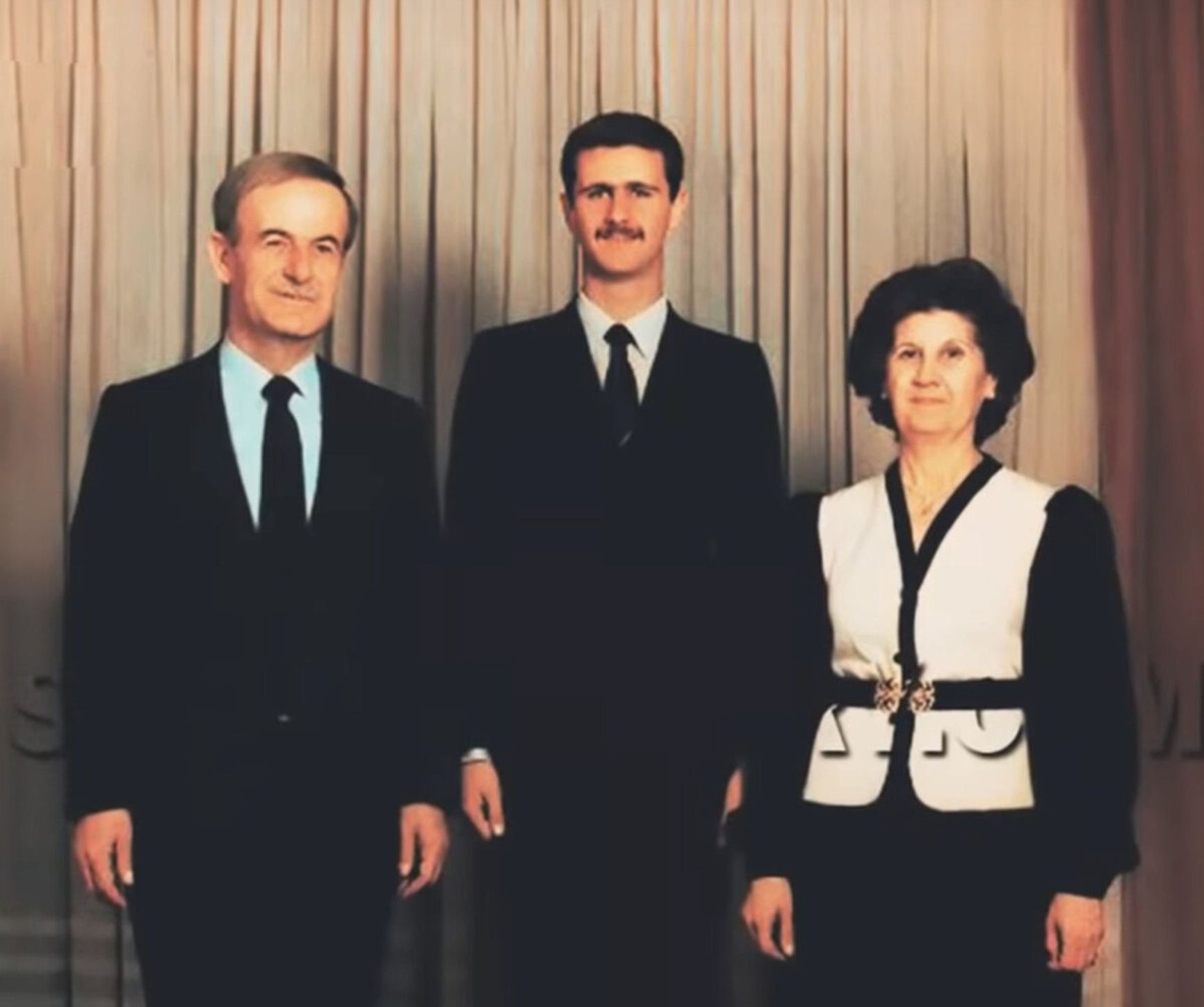 Hafez al-Assad with his wife and his heir Bashar