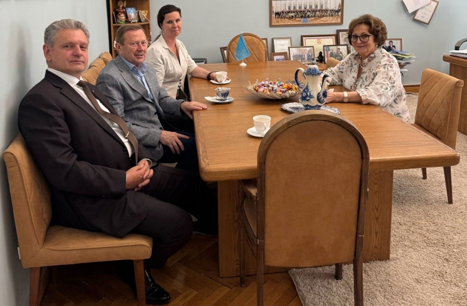 Малинов и «русофилка» из Франции Татьяна Бокова на встрече с главой Союза женщин России Екатериной Лаховой