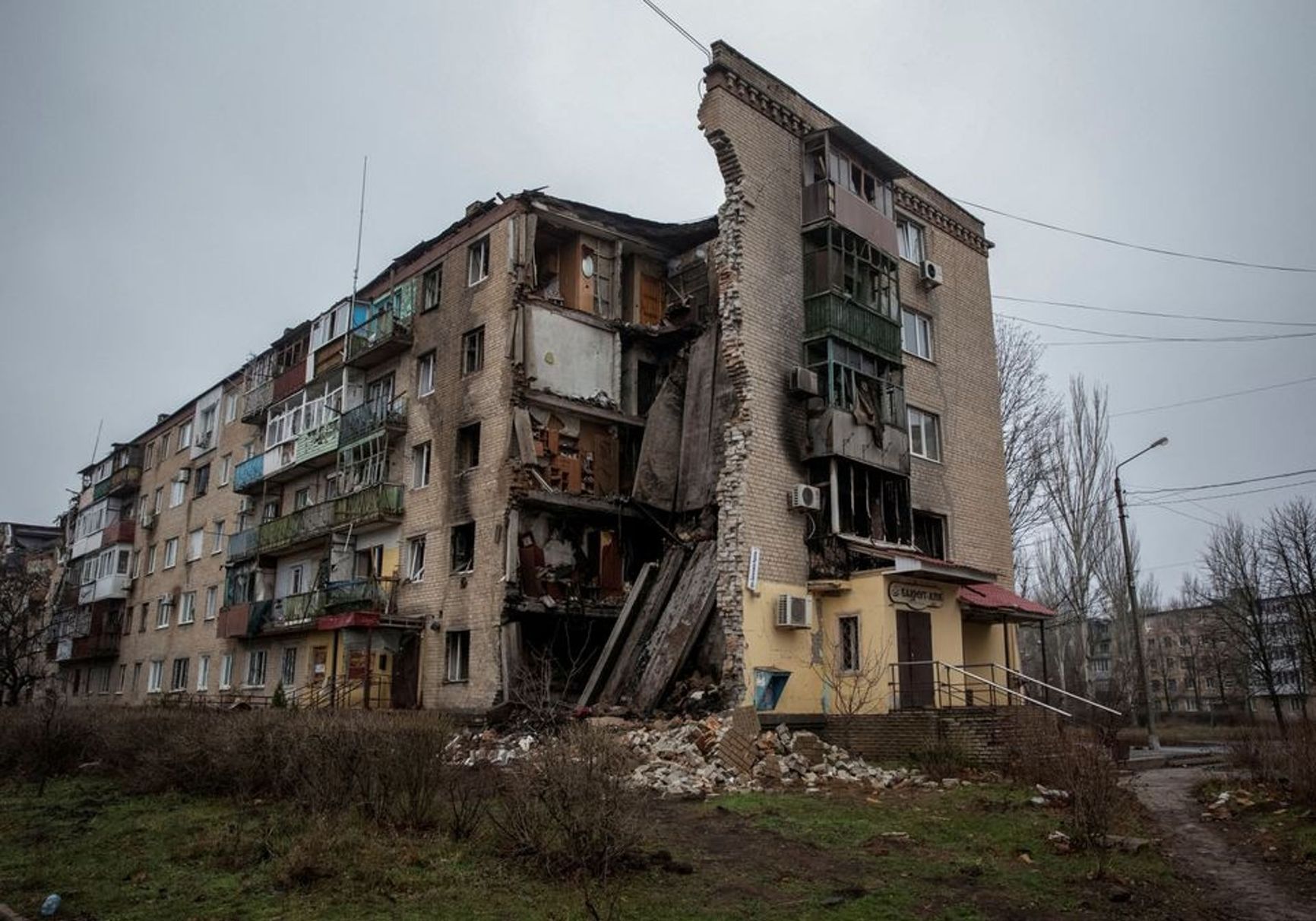 Residential building in Bakhmut damaged by Russian strike