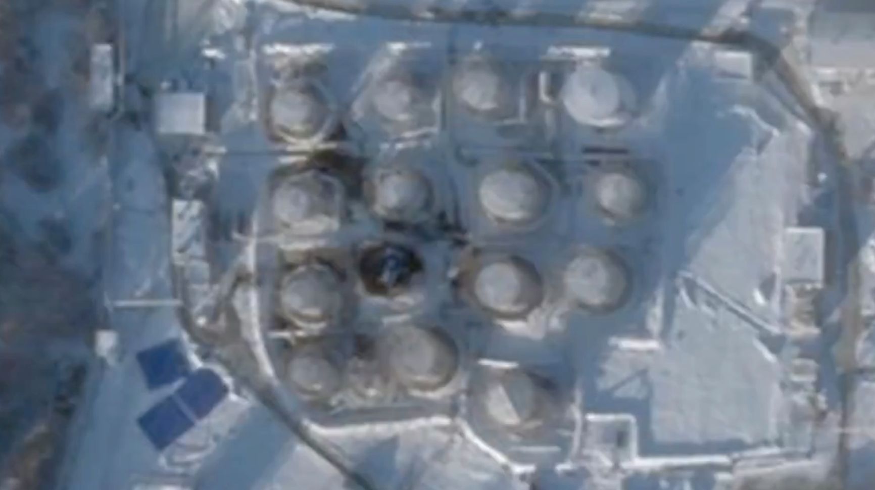 Спутниковые снимки последствий удара по нефтебазе в Пензе 25 января 2026 года